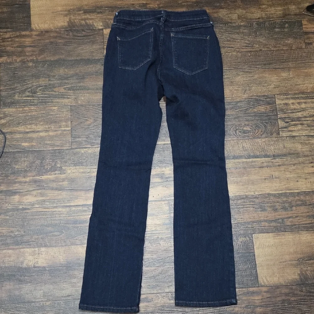 2 Pair Of a.n.a Women's Skinny Jeans in Black and White - Picture 6 of 7